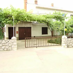 apartments-krk.primorje-gorskikotar.com/