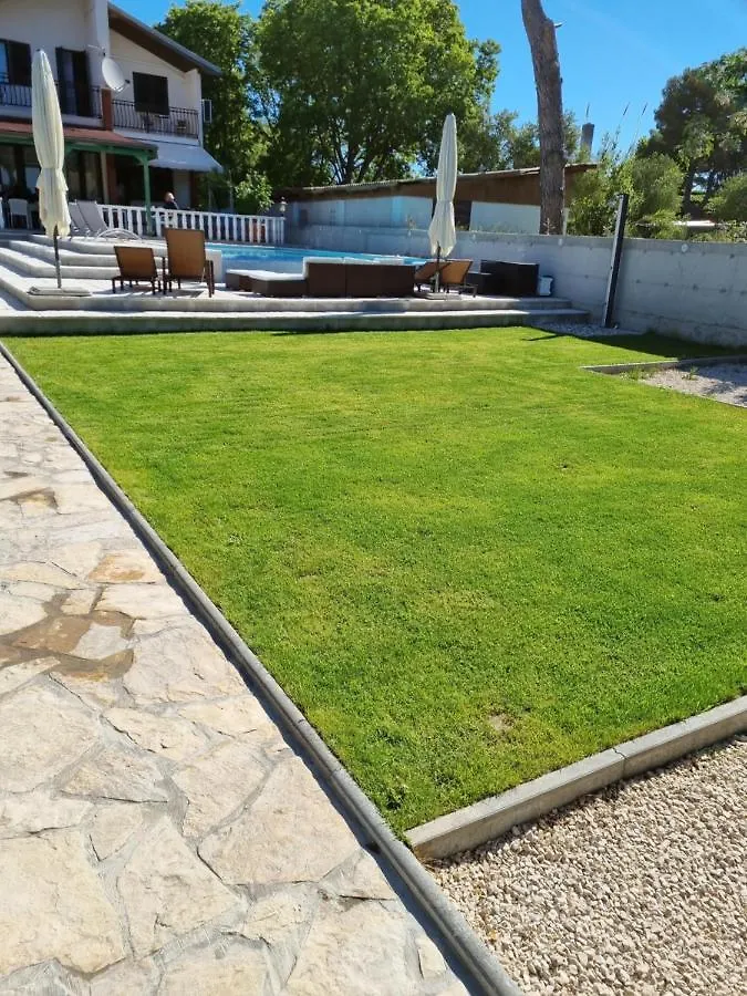 Villa Lukas Sukošan Panzió